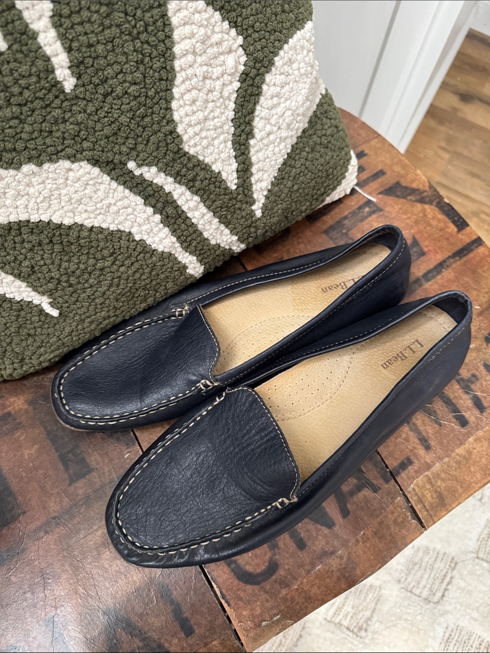 L.L.Bean Black Leather Loafers – Women’s 11M